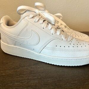 Women’s Nike White Sneakers